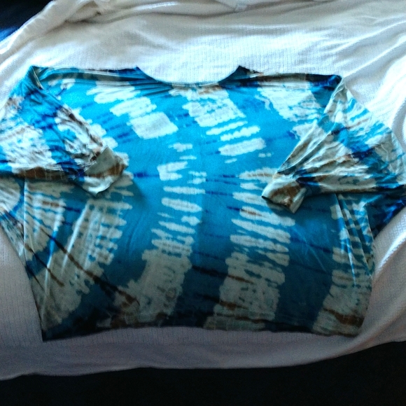 Earthbound Top - Picture 2 of 2